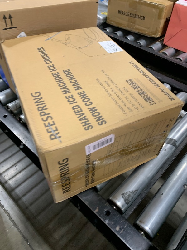 Photo 1 of Reespring Shaved Ice Machine Snow Cone Machine Ice Crusher with Stainless Steel Blade Kitchen Electric for Shaved Ice and Snow Cone (300W 2000r/min) Also Comes with a Free Ice Pick and Ice Cube Tray
