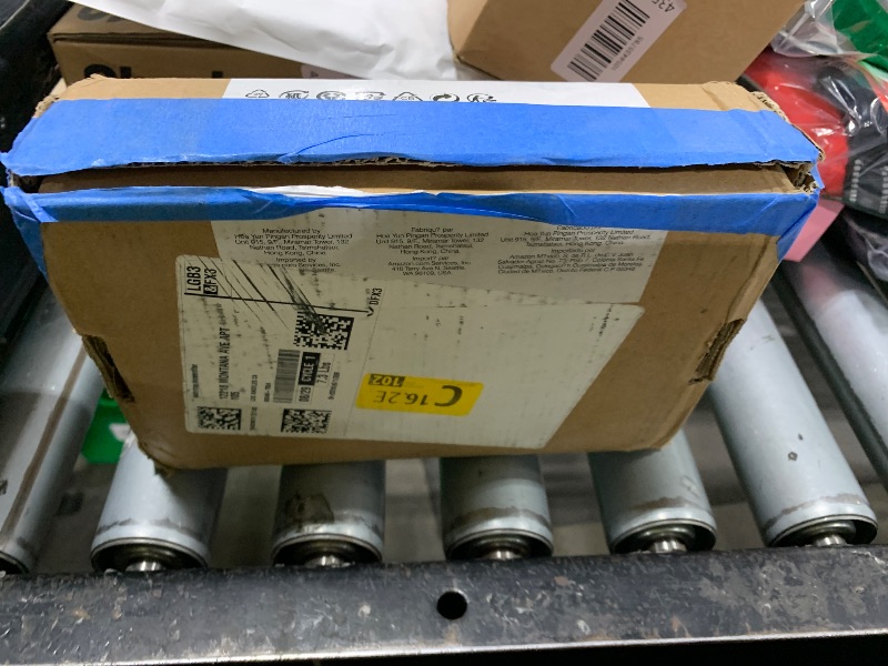 Photo 1 of Amazon Basics Rounded 5/8 Radius Interior Door Hinges, 18 Pack, Oil Rubbed Bronze, 3.5" x 3.5"