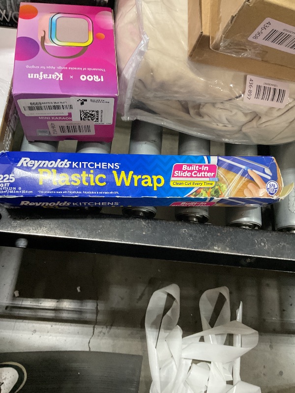 Photo 1 of Reynolds Kitchens Quick Cut Plastic Wrap, 225 Square Feet