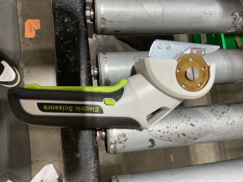 Photo 1 of electric scissor