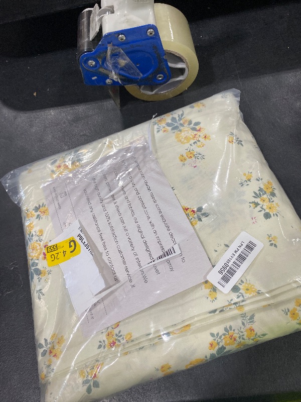 Photo 1 of HighBuy 3 Pieces Duvet Covers Queen Size Yellow Floral Duvet Cover Set,Ultra Soft Cotton Bedding Set Botanical Printed Soft Aesthetic Bed Cover with Zipper Closure 4 Ties All Season