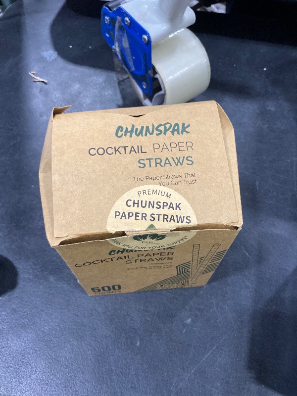 Photo 1 of Chunspak 5.75 Inch Disposable Short Gold Paper Straws & Stirrers, Sipping Stir Sticks (500 Counts) - for Cocktail, Short Drinks, Wedding, Party, Bars, Restaurants