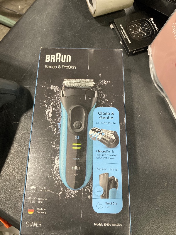 Photo 1 of BRAUN 3040S Shaver,Men's,Wet/Dry,3X