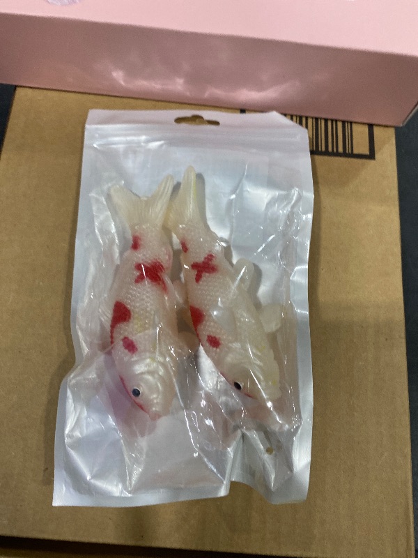 Photo 1 of Toyvian 2pcs Mini Koi Fish Models Tank Decor Plastic Goldfish Toy for Home Garden Fish Tank Decoration