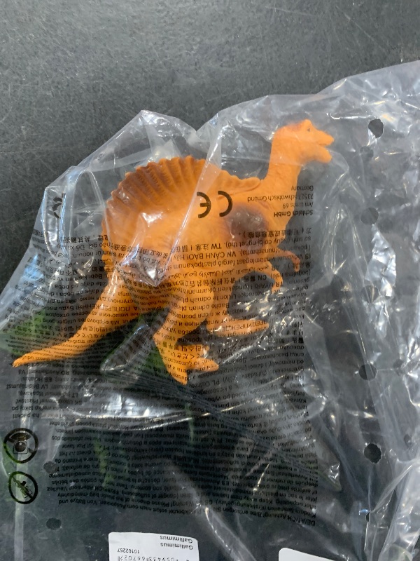 Photo 1 of Gemini & Genius Dinosaur Toys Carnotaurus with Moveable Jaw, Realistic Sculpting Camp Cretaceous Dinosarur Action Figure, Birthday Cake Topper, Family Party Gifts for Kids Age 4 Years & Up