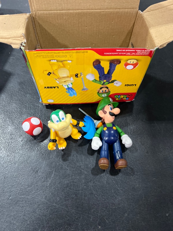 Photo 1 of Super Mario Nintendo 4" Action Figure 2 Pack - Luigi Vs. Larry Koopa