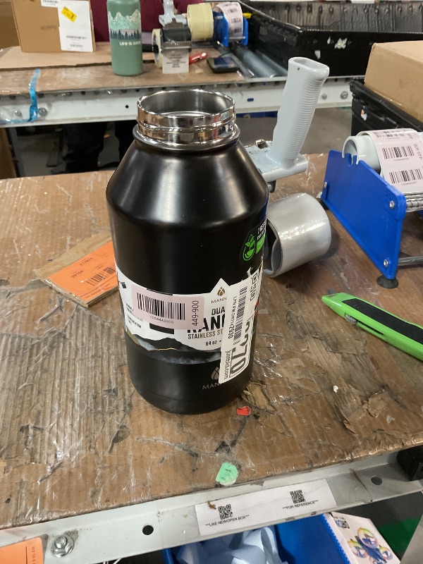 Photo 1 of * missing lid *
Manna Push Stainless Steel Bottle with Push-open Locking Lid and Sipping Spout - 64 Oz - Onyx Powder Coat