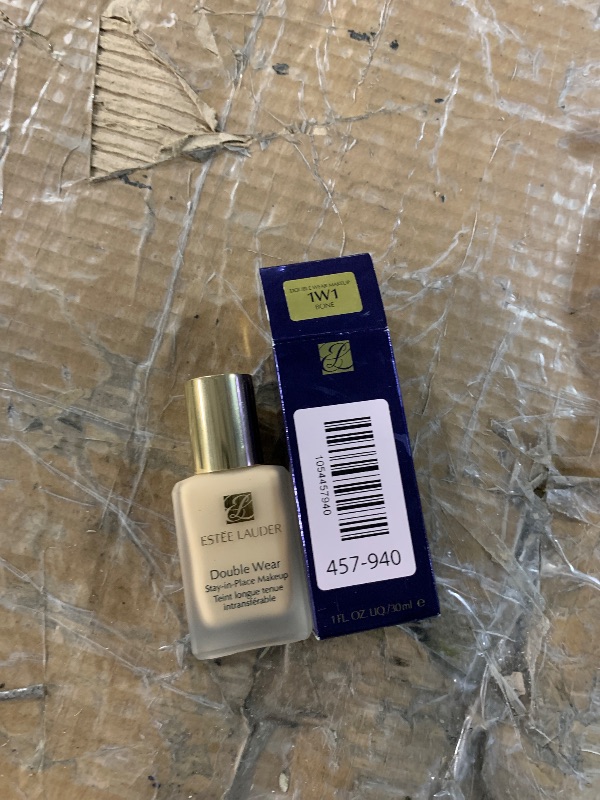 Photo 1 of ***LIKE NEW/OPEN BOX***
Estée Lauder Double Wear Stay-in-Place 24-Hour Long-Wear Matte Foundation Makeup, 1 Fl Oz, 1W1 Bone