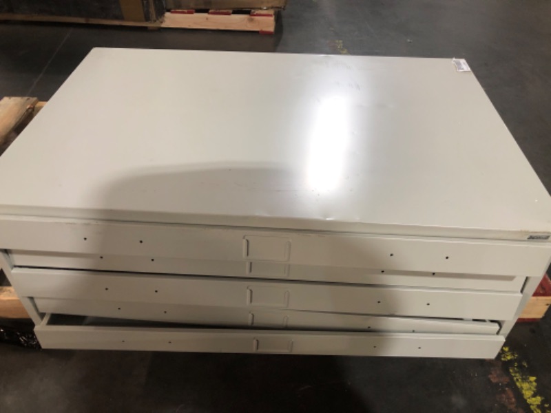 Photo 1 of *** MAJOR DAMAGE PART ONLY***Safco Products 4969LG Facil Steel Flat File, 5 Drawer Metal Cabinet, Small (Optional Base Sold Separately), Light Gray