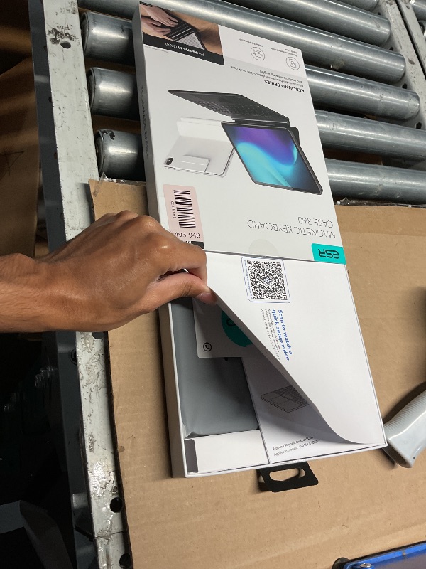 Photo 1 of ***FACTORY SEALED*** ***LIKE NEW OPEN BOX***ESR iPad Pro 11 Inch Case with Keyboard (M5/M4, 2025/2024), iPad Pro 11(5th) Keyboard Case with Easy-Set Magnetic Stand, Portrait/Landscape Modes, Removable Protective Case, Rebound 360 Series, Black