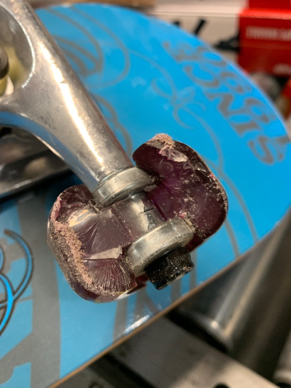 Photo 1 of ****WHEEL BROKEN SEE PHOTOS***hop709 Complete Skateboard With Graphic Sprayed Grip