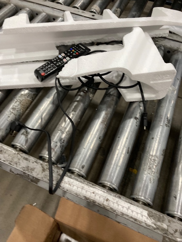 Photo 1 of Samsung - 40" Class F6000F Series LED Full HD Smart Tizen TV (2025)