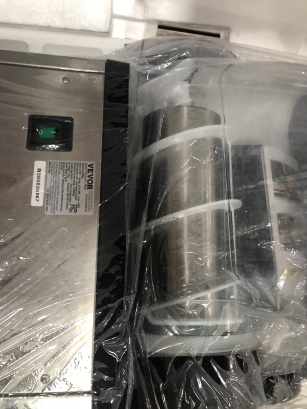 Photo 1 of **PARTS ONLY, Does NOT work. Leaks, it’s broken and missing a part.***VEVOR Slushy Machine, 15L Single Tank Commercial Margarita Machine, 60 Cups Stainless Steel Margarita Smoothie Frozen Drink Machine, Slushie Machine for Home Party Restaurants Cafe Bars