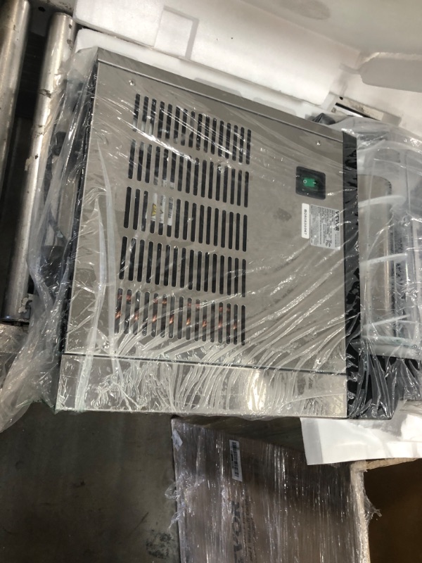 Photo 1 of **PARTS ONLY, Does NOT work. Leaks, it’s broken and missing a part.***VEVOR Slushy Machine, 15L Single Tank Commercial Margarita Machine, 60 Cups Stainless Steel Margarita Smoothie Frozen Drink Machine, Slushie Machine for Home Party Restaurants Cafe Bars