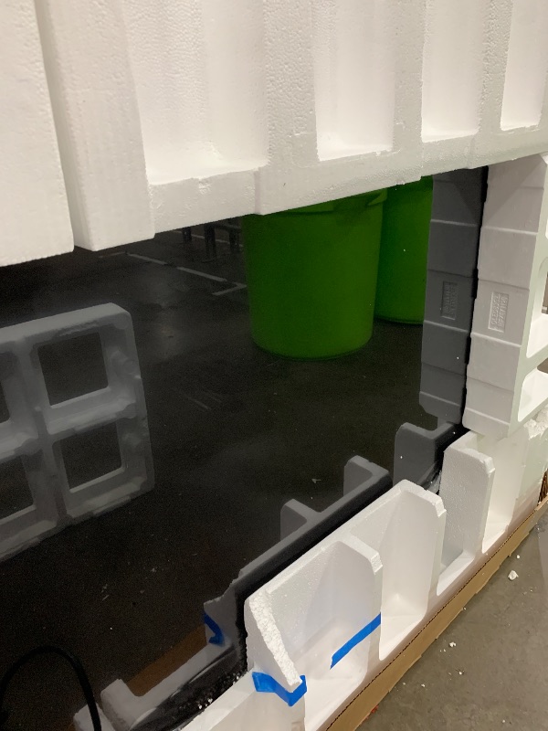 Photo 1 of ***************NON-FUNCTIONAL, DAMAGED SCREEN********************
LG 83-Inch Class OLED evo AI 4K G5 Series Smart TV w/Dolby Atmos, Dolby Vision, HDR10, AI Super Upscaling 4K, Filmmaker Mode, Wow Orchestra, Alexa Built-in (OLED83G5WUA, 2025)