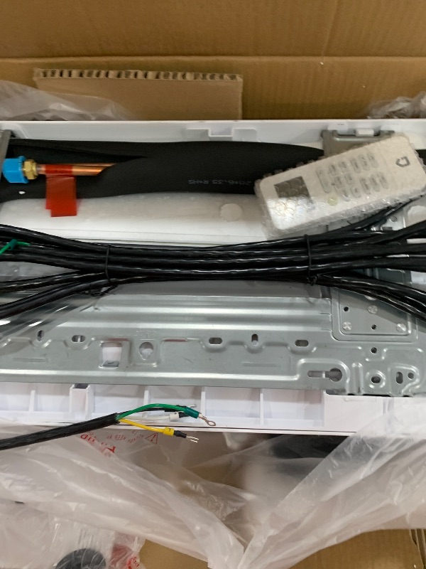 Photo 1 of ***********INCOMPLETE, THIS IS ONLY1 OF THE UNSIDE UNITS OF THIS AC SYSTEM**************
28K 3 Zone Mini Split Air Conditioner and Heater, 20 SEER2 208-230V 9000 + 9000 + 12000 BTU Wifi Mini Split AC/Heating System Multi Zone, Ductless, Wall Unit, with In