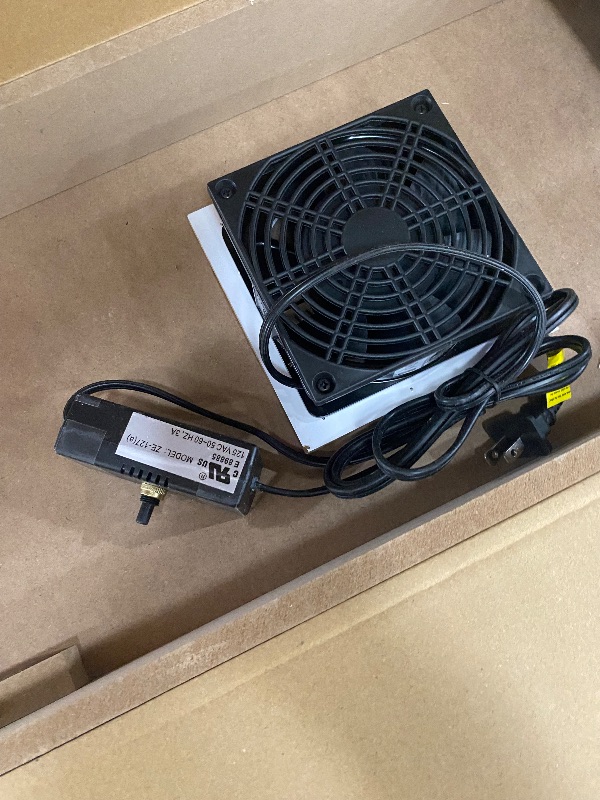 Photo 1 of **FOR PARTS ONLY**
Hathaway Face-Off 5-Foot Air Hockey Game Table for Family Game Rooms with Electronic Scoring, Free Pucks & Strikers