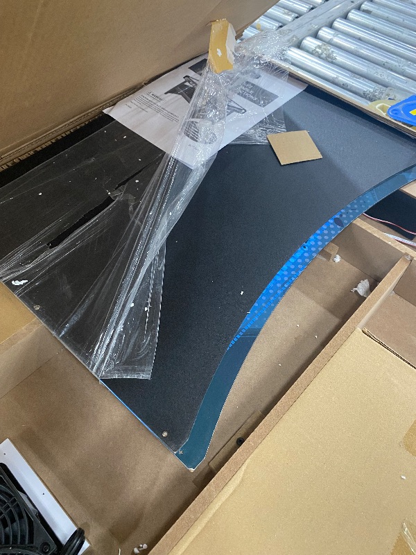 Photo 1 of **FOR PARTS ONLY**
Hathaway Face-Off 5-Foot Air Hockey Game Table for Family Game Rooms with Electronic Scoring, Free Pucks & Strikers