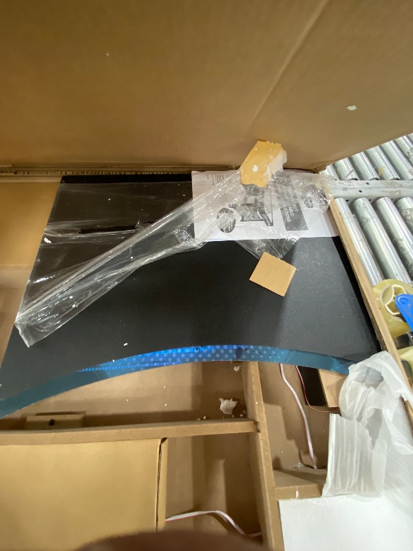 Photo 1 of **FOR PARTS ONLY**
Hathaway Face-Off 5-Foot Air Hockey Game Table for Family Game Rooms with Electronic Scoring, Free Pucks & Strikers