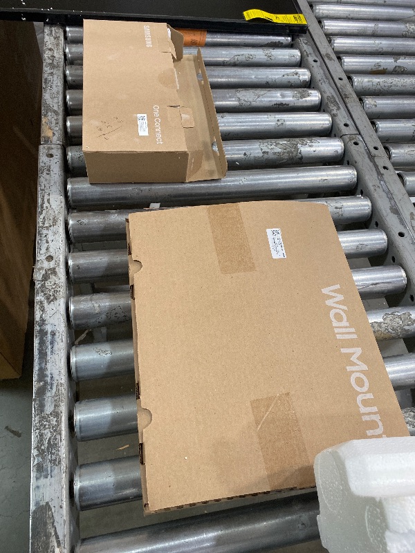 Photo 1 of ****************MISSING POWER CORD, THE ONECONNECT CORD, AND REMOTE*****************
Samsung 55-Inch Class The Frame LS03F 4K QLED Smart TV (2025 Model) Slim Fit Wall Mount, Modern Frame Design, NQ4 AI Gen2 Processor, Art Mode, Artful Picture Quality, Sam