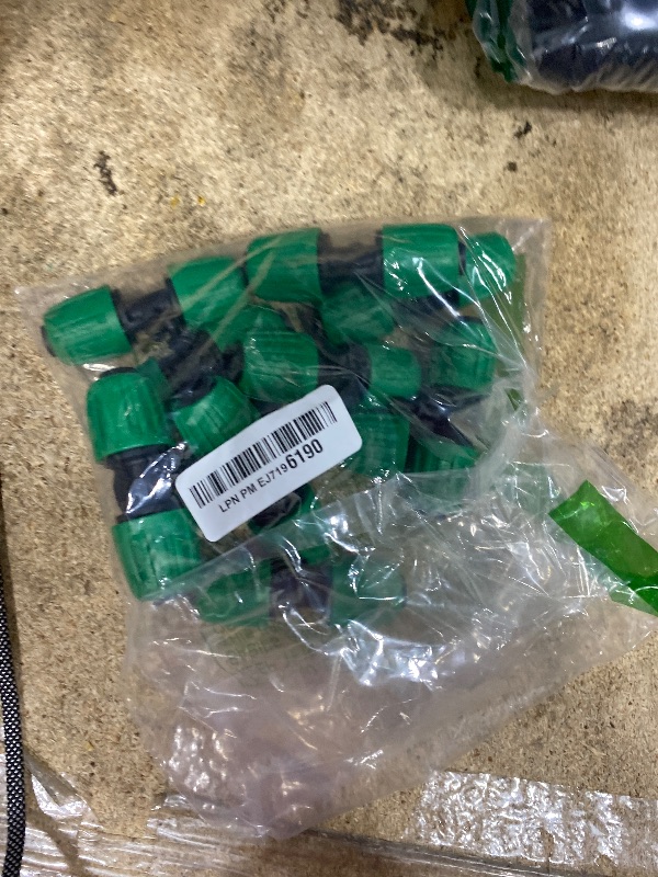 Photo 1 of 10 Pcs 1/2" to 1/4" Barbed Tee Connector, 1/2 Inch to 1/4 Inch Drip Irrigation Fittings Drip Line Reducer Tee Connectors 1/2" to 1/4" 3-Way Splitter Connectors for Garden Drip Irrigation System