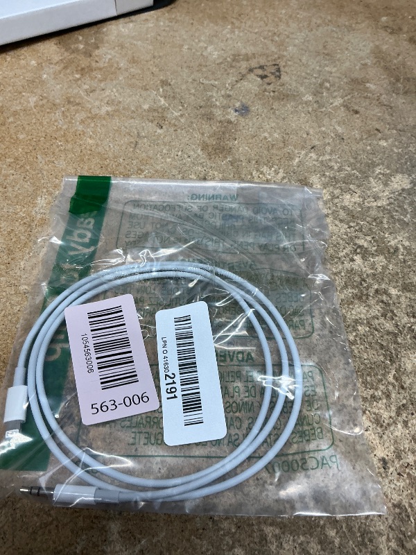 Photo 1 of (Apple MFi Certified) iPhone AUX Cord,Lightning to 1/8 Inch Audio Cable,3.3ft, Headphone Jack Adapter Male Aux Stereo Audio Cable Compatible for iPhone 14/13/12/11/XR/X/8/7 (White)