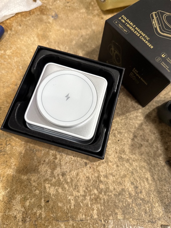 Photo 1 of ?2025 Upgraded?Wireless Charger 3 in 1, Foldable Wireless Charging Station with Light for Apple MagSafe Charger, Travel Magnetic Charger for iPhone 17/16/15/14/13/12 Apple Watch AirPods (20W Adapter)