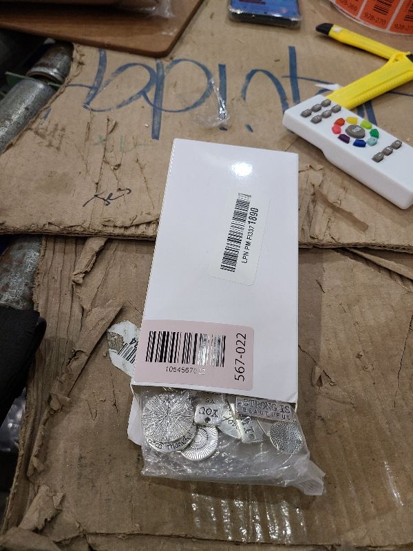 Photo 1 of 259 Pieces Inspirational Motivational Keychains Charms Pendant Bulk Keychains Inspirational Words Charms with Open Jump Rings Key Rings for Various DIY Necklaces Bracelets Jewelry Making Accessory