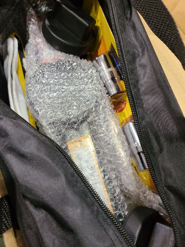 Photo 1 of 2.5 Ton Car Jack Designed for Mercedes Benz, Scissor Jack for Benz Vehicle with 2PCS Jack Pad, Tire Changing Kit Compatible with Mercedes Benz A B C E R S Class CLA CLC CLK GL GLA G GLE GLC M