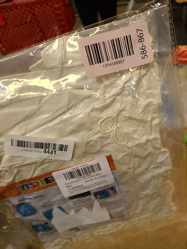 Photo 1 of 135pcs White Balloons Different Sizes 18" 12" 10" 5" White Latex Balloon Garland Arch Kit for Boys Girls Birthday Baby Shower Wedding Anniversary Graduation Party Decorations