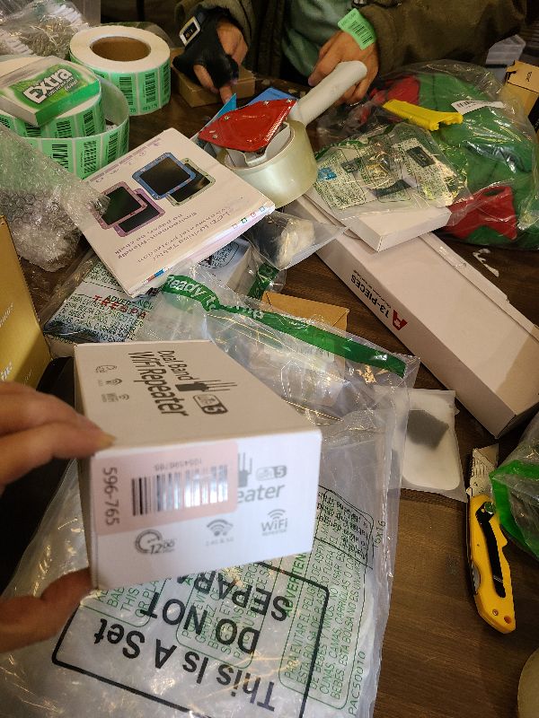 Photo 1 of 1200Mbps WiFi Extender HIBFEWOULANFKSDM