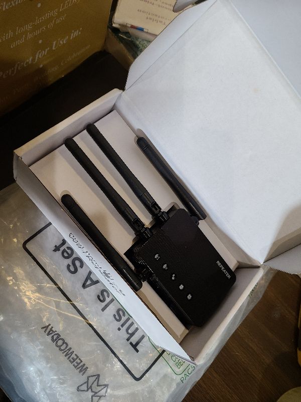 Photo 1 of 1200Mbps WiFi Extender HIBFEWOULANFKSDM