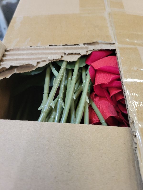 Photo 1 of Jefuzh 50 PCS Fake Red Roses, Artificial Red Flowers Bulk Realistic Silk Faux Rose with Stems for Wedding Decoration Anniversary Bridal Bouquet DIY Floral Arrangement Romantic Home Decor Gifts