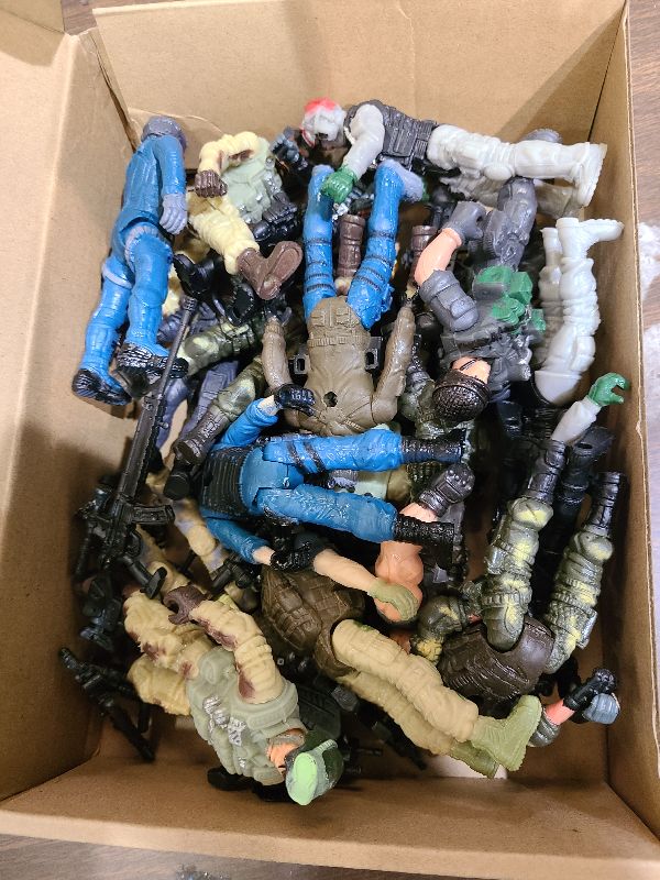 Photo 1 of 18 Pcs Special Forces Army Men Soldier Combat Movable Action Figures Army Guys Plastic Toy Soldiers Playsets Military Toy Men with Military Weapons and Accessories for Teens Party Decoration, 4 Inch