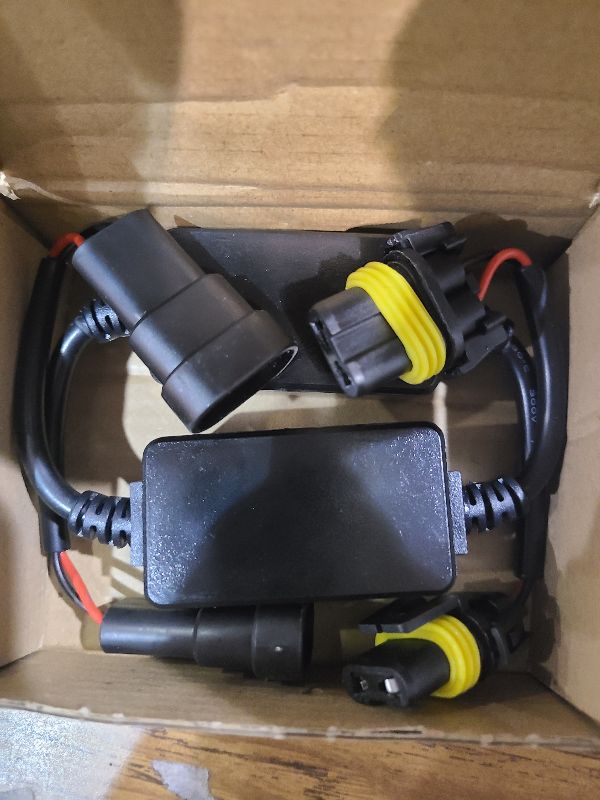 Photo 1 of 2 Pcs LED Canbus Error Free Anti Flickering Resistor Decoder, 9005/HB3/9006/HB4/9012 LED Decoder for LED Headlight Warning Canceller Capacitors Resistor