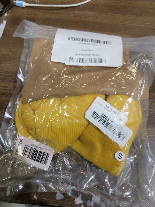 Photo 1 of 2 Pack Dog Hoodie Warm Hood Dog Sweater Cold Weather Small Dogs Sweatshirt Comfort Pet Clothes for Small Medium Dogs with Pockets Cats Chihuahua Clothes for Male Female Girl Boy Sporty Daily Wear