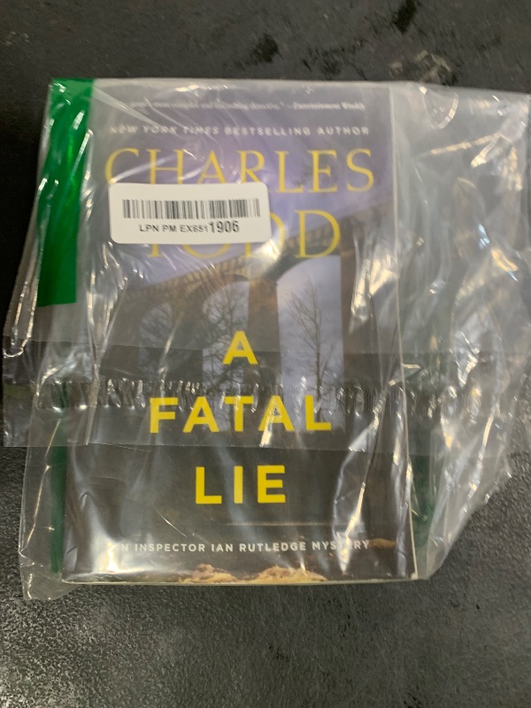 Photo 1 of A Fatal Lie: A Novel (Inspector Ian Rutledge Mysteries, 23)