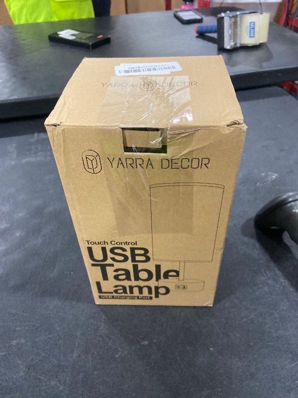 Photo 1 of Yarra-Decor Bedside Lamp with USB Port - Touch Control Table Lamp for Bedroom 3 Way Dimmable Nightstand Lamp with Round Black Fabric Shade for Living Room, Dorm, Home Office (LED Bulb Included)