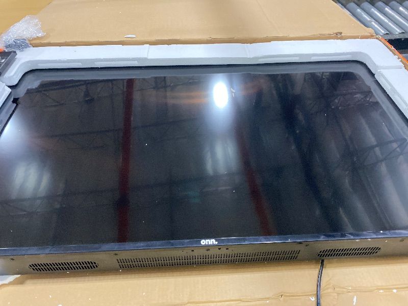 Photo 1 of onn. 50" Class 4K UHD LED Roku Smart TV HDR