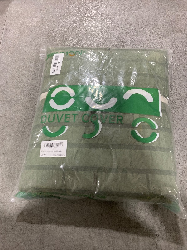 Photo 1 of JELLYMONI Dark Green Duvet Cover Queen Size, 3pcs Washed Microfiber Bedding Set, Soft Breathable Seersucker Duvet Cover Set with Zipper Closure and Corner Ties for All Seasons