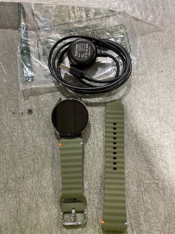Photo 1 of SAMSUNG Galaxy Watch 7 40mm LTE AI Smartwatch w/Energy Score, Wellness Tips, Heart Rate Tracking, Sleep Monitor, Fitness Tracker, 2024, Green (Renewed)