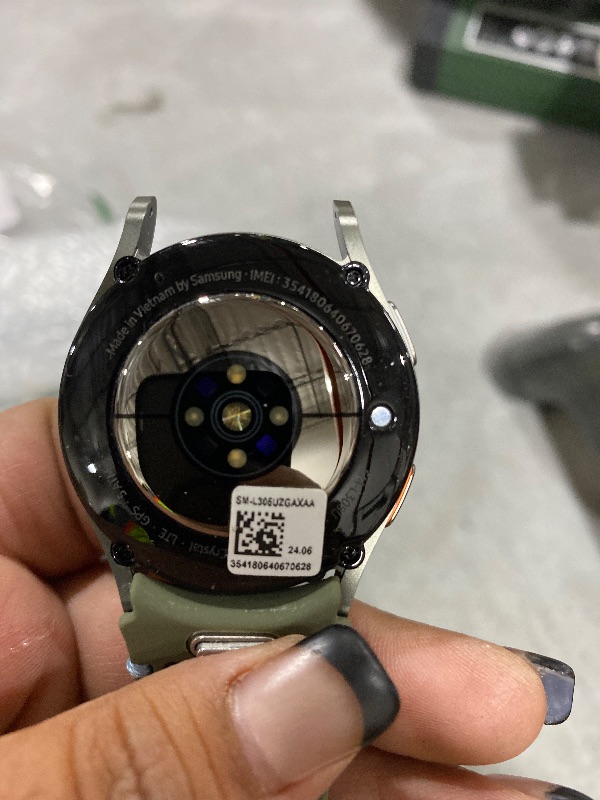 Photo 1 of SAMSUNG Galaxy Watch 7 40mm LTE AI Smartwatch w/Energy Score, Wellness Tips, Heart Rate Tracking, Sleep Monitor, Fitness Tracker, 2024, Green (Renewed)