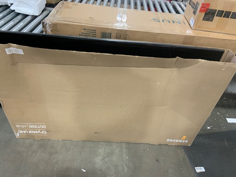 Photo 1 of Samsung 65-Inch Class Crystal UHD 4K DU7200 Series HDR Smart TV w/Object Tracking Sound Lite, PurColor, Motion Xcelerator, Mega Contrast, Q-Symphony (UN65DU7200, 2024 Model) *PARTS ONLY*