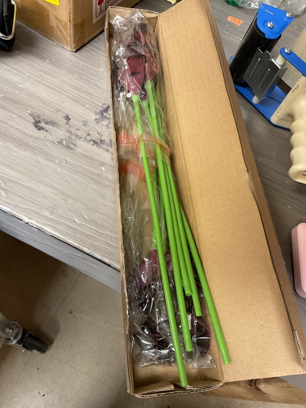 Photo 1 of 12pcs Artificial Calla Lily Flowers,13" Single Heads PU Flower Small Flower Bouquet Accessorie,Calla Lily Bridal Wedding Bouquet for Greenery Plants Indoor Outside Garland Home Office Decor (Purple)