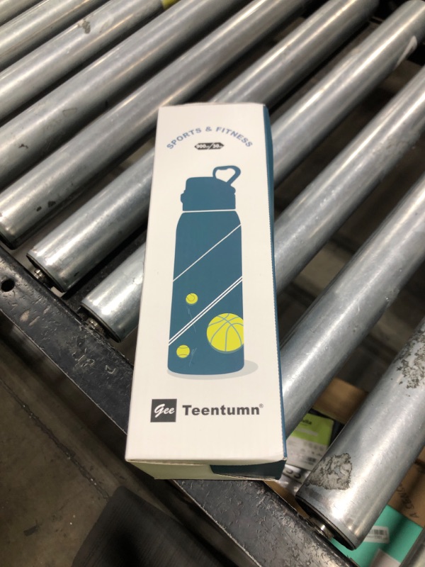 Photo 1 of Teentumn 30oz Sport Water Bottle with Time Markers, Large Durable Gym Plastic Bottle for Fitness, Outdoor Enthusiasts, Leakproof (Pack of 1)