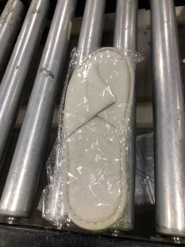 Photo 1 of 24 PAIRS OF DISPOSABLE SPA SLIPPERS