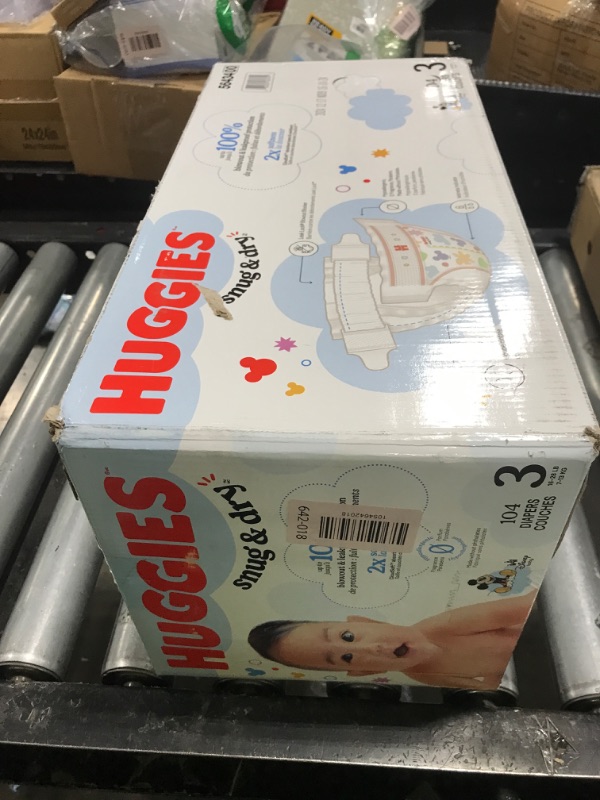 Photo 1 of HUGGIES SNUG&Dry GIGA Diaper SZ3 104