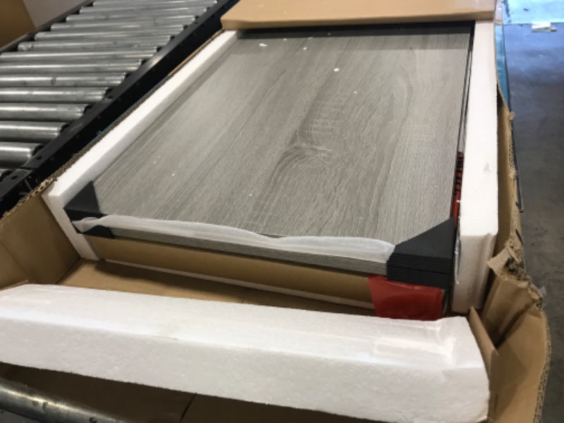Photo 1 of unknown brand/size table/desk 