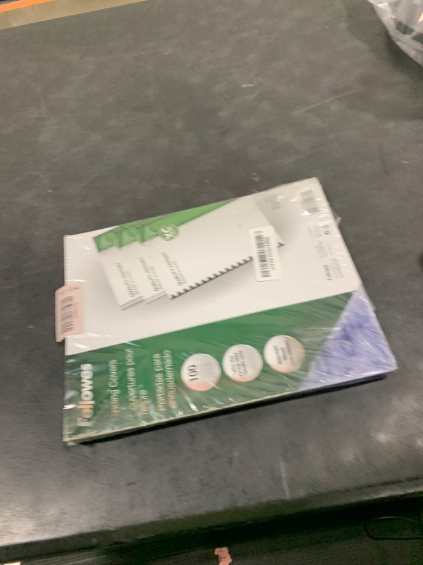 Photo 1 of Fellowes 52089 Binding Presentation Covers, 8mil, Letter, 100 Pack, Clear