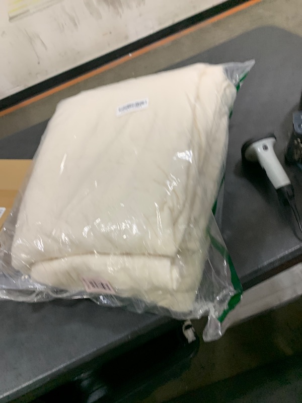 Photo 1 of Zipcase 90 Inches X 108 Inches Queen Size Warm Soft Natural Cotton Batting for Quilts Quilting & Craft